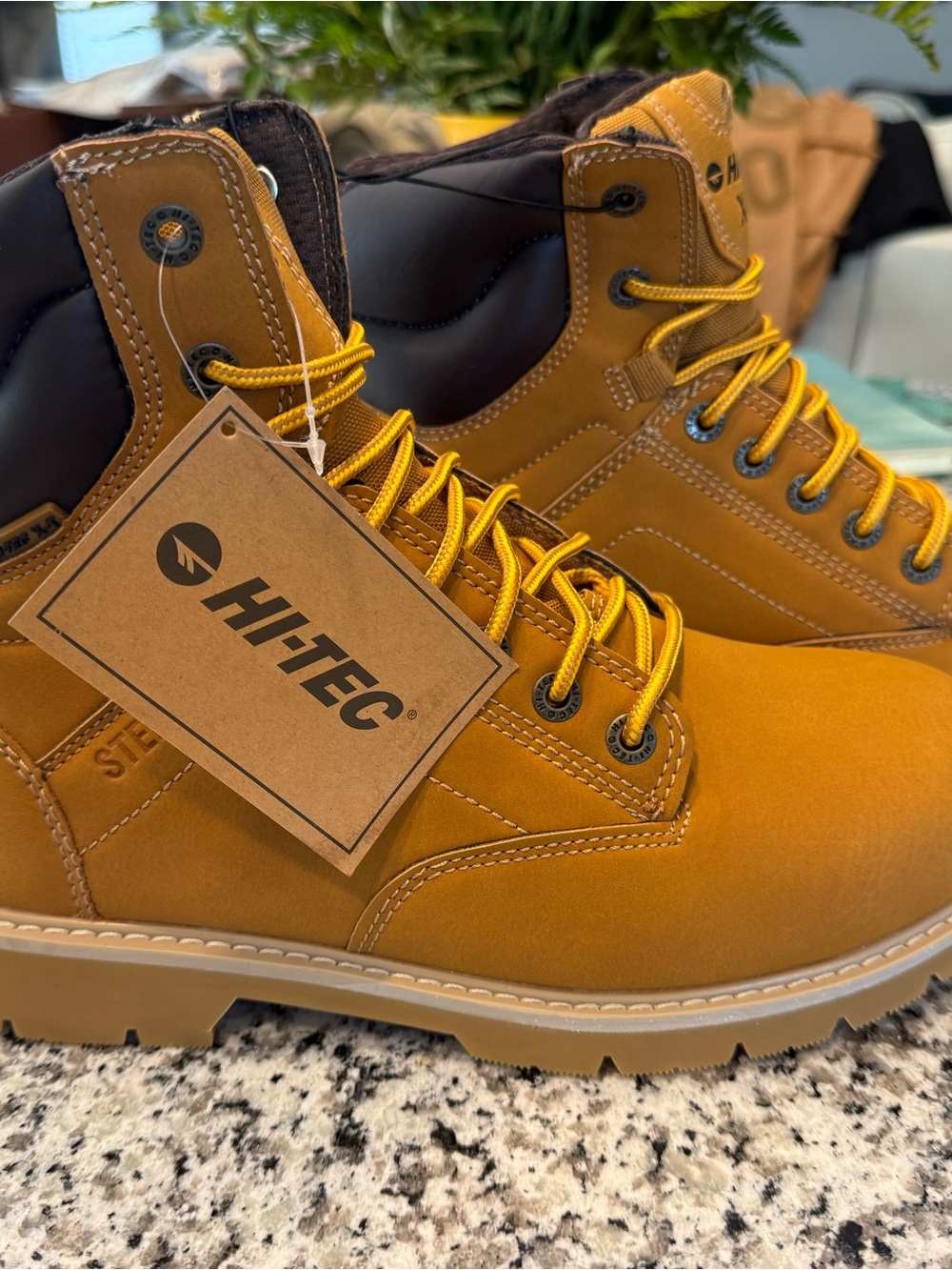 New Hi-Tec Men's Wheat Work Boots